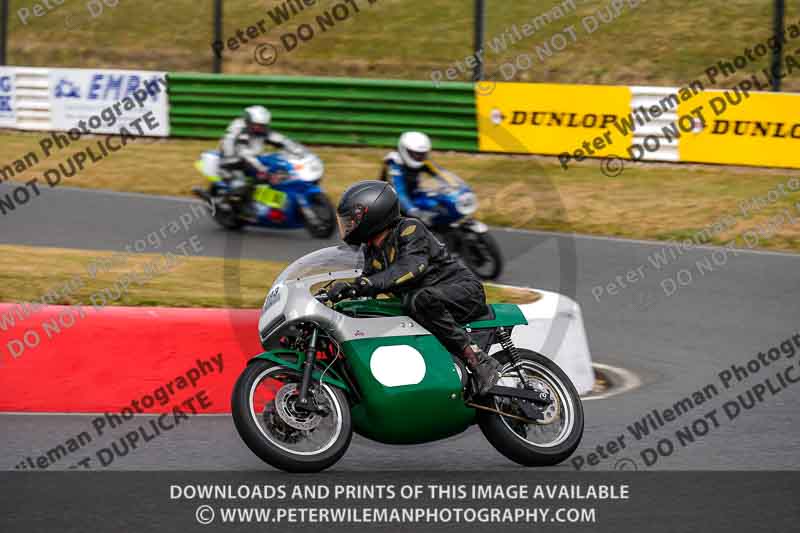 Vintage motorcycle club;eventdigitalimages;mallory park;mallory park trackday photographs;no limits trackdays;peter wileman photography;trackday digital images;trackday photos;vmcc festival 1000 bikes photographs
